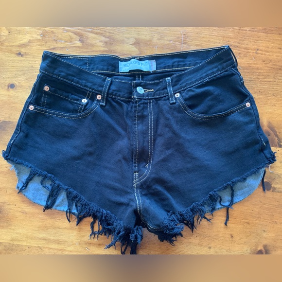 Black Levi’s Jean Shorts - Mid rise - Picture 4 of 4